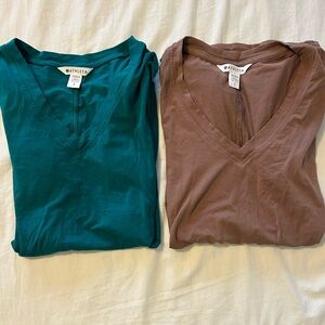 Athleta Women's V-Neck Tee - Runched Side Fitted - Teal and Brown